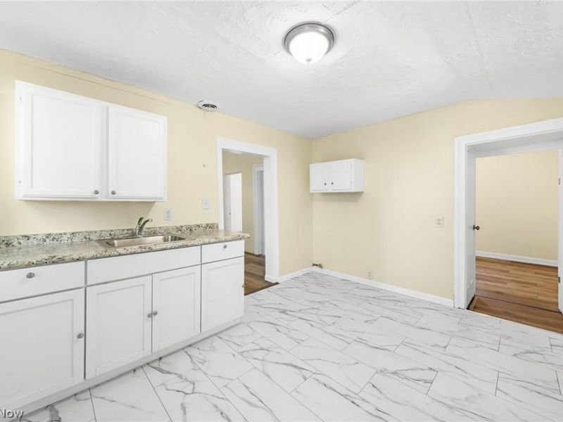 3020 W 47th Street, Cleveland, OH 44102 Photo 12