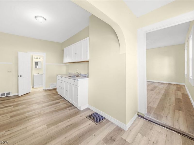 3020 W 47th Street, Cleveland, OH 44102 Photo 18