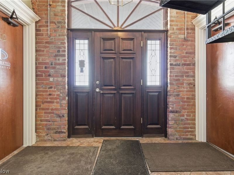 3348 St Clair Avenue NE, Cleveland, OH 44114 Photo 8