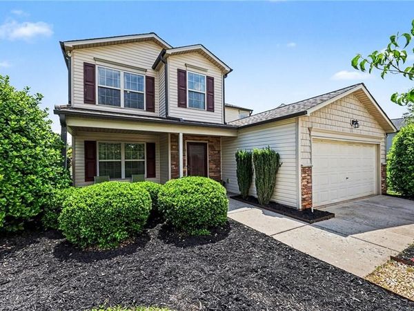 4562 Westhill Place , Kernersville, NC 27284