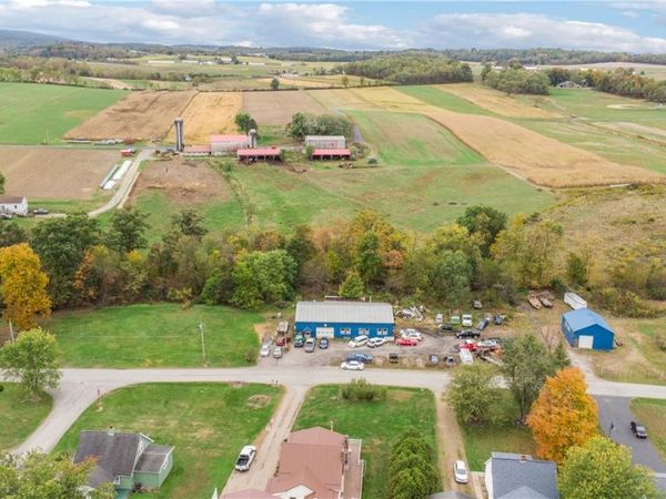 227 Seger Road , Derry, PA 15627