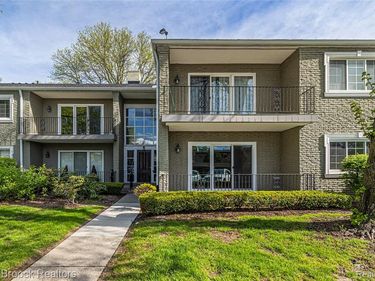 1111 N Old Woodward Avenue , Birmingham, MI 48009