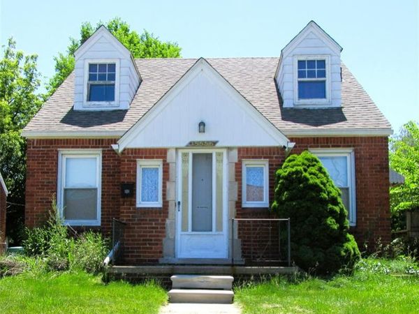 15556 Veronica Avenue, Eastpointe, MI 48021