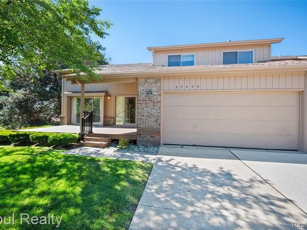 37440 N Laurel Park Drive, Livonia, MI 48152