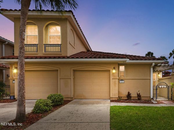 3824 LA VISTA Circle, Jacksonville, FL 32217