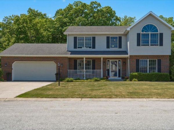 8125 Doe Glen Ct, Mount Pleasant, WI 53406