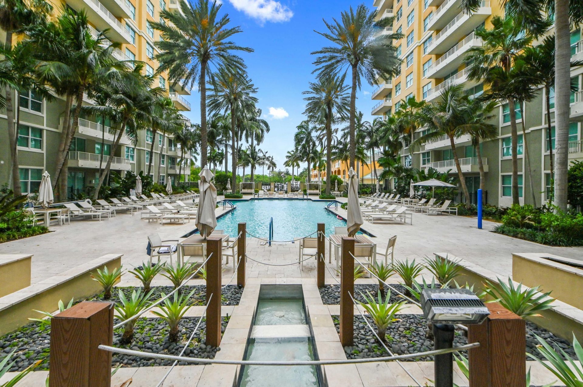 625 Casa Loma Boulevard, Unit 909, Boynton Beach, FL 33435 Photo