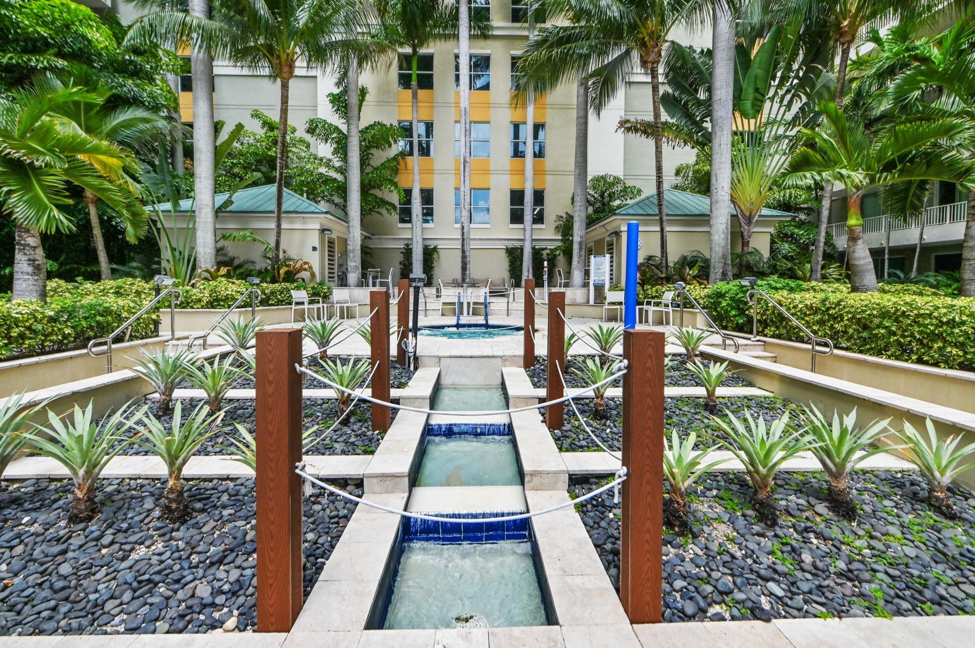 625 Casa Loma Boulevard, Unit 909, Boynton Beach, FL 33435 Photo