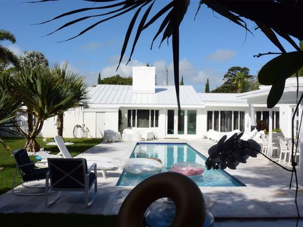 9007 NE 10th Avenue NE, Miami, FL 33138