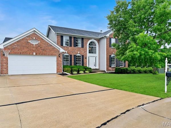 216 Country Hollow Court, St Charles, MO 63304