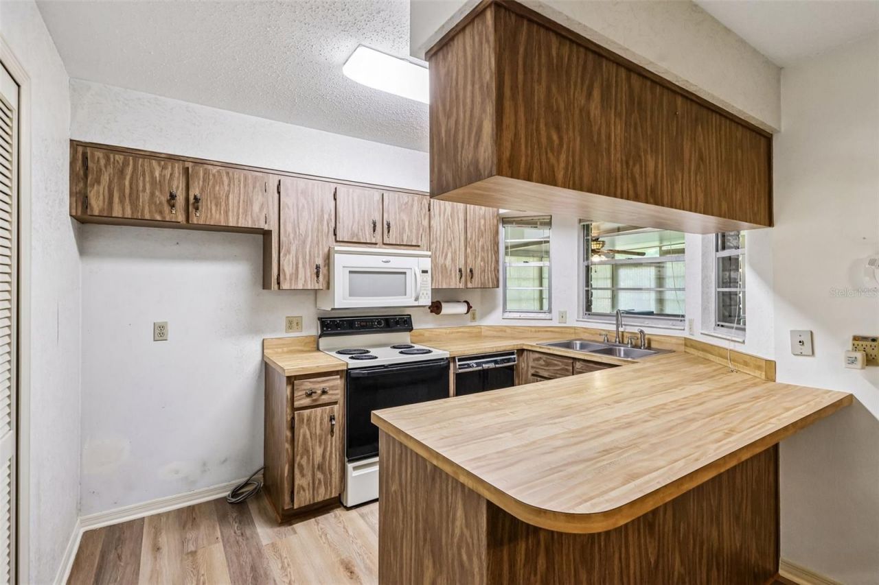 5234 Magnolia Terrace , Fruitland Park, FL 34731 Photo
