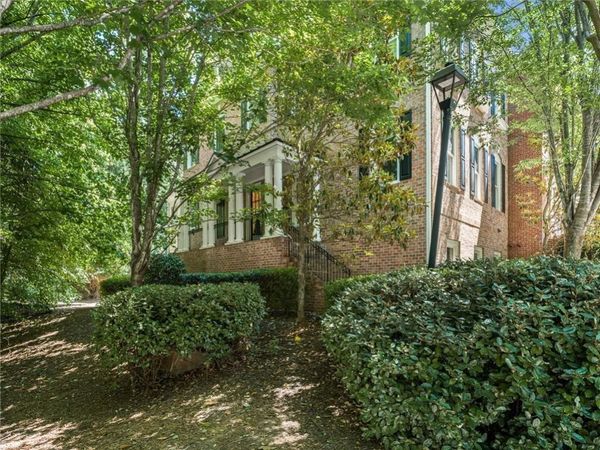 1207 New Haven Court , Roswell, GA 30075