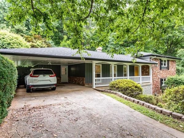 1025 Vistavia Circle , Decatur, GA 30033