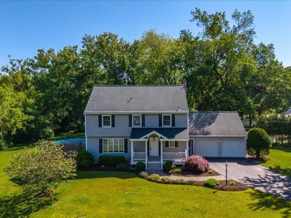 3 Fenway Drive, Loudonville, NY 12211