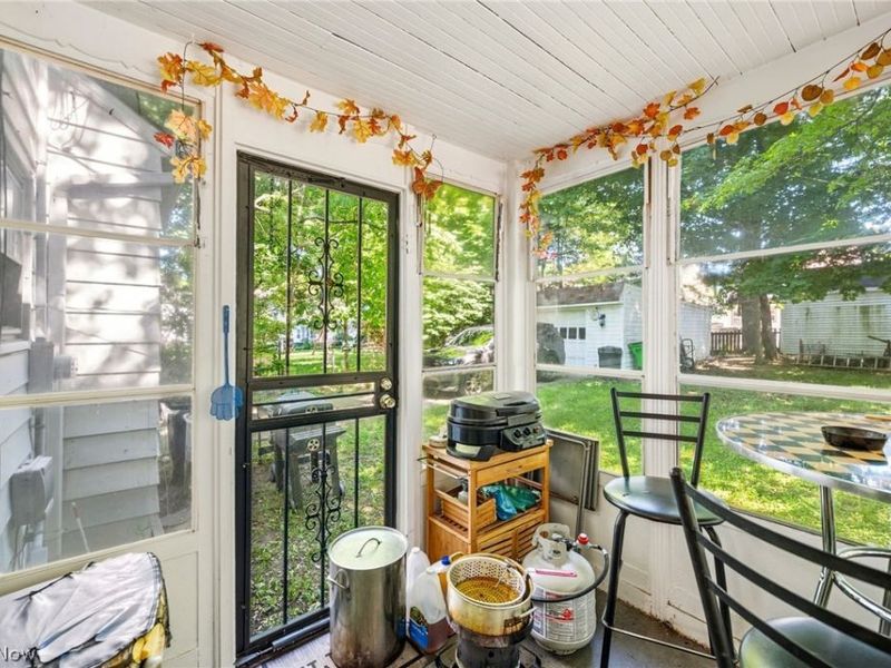 3830 Sherwood Road , Cleveland, OH 44121 Photo 10