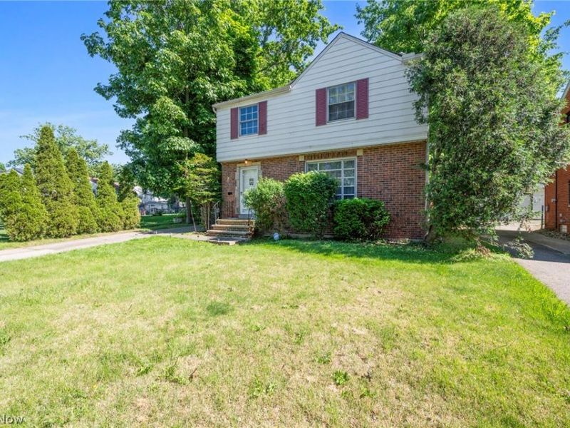 3830 Sherwood Road , Cleveland, OH 44121 Photo 2