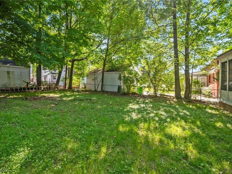 3830 Sherwood Road , Cleveland, OH 44121 Photo 24