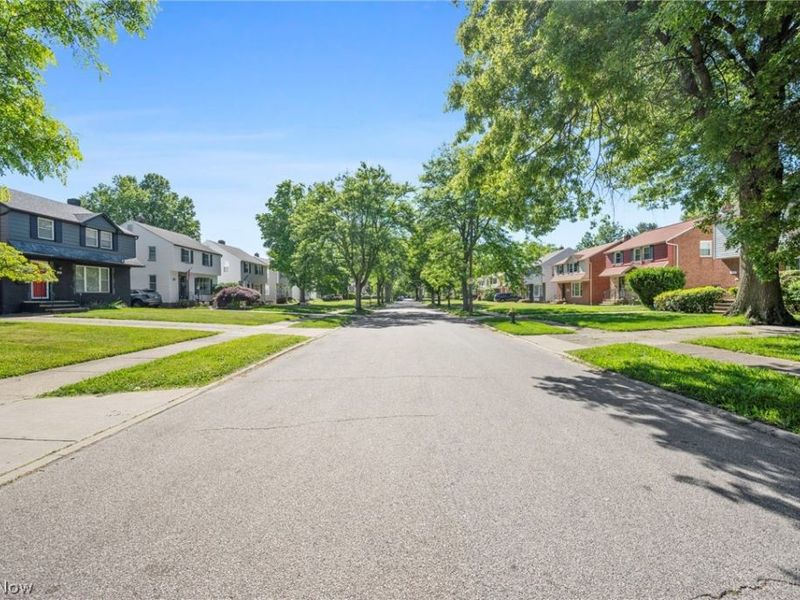3830 Sherwood Road , Cleveland, OH 44121 Photo 25