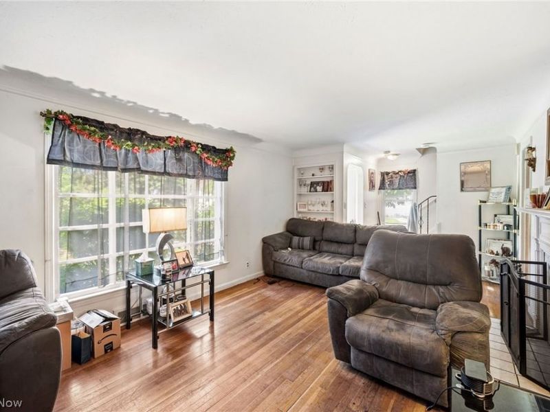 3830 Sherwood Road , Cleveland, OH 44121 Photo 6