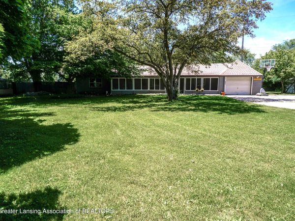 617 Winifred Avenue, Lansing, MI 48917