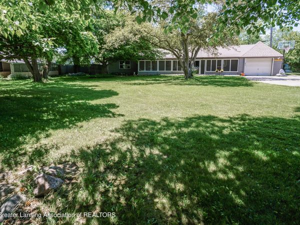 617 Winifred Avenue, Lansing, MI 48917