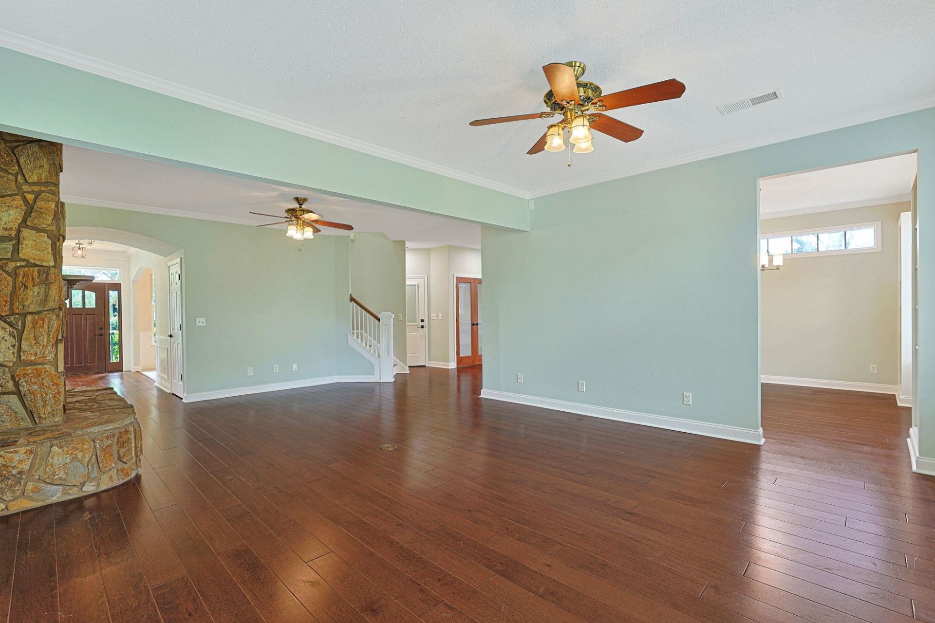 4918 Westwind Dr.  Photo 5
