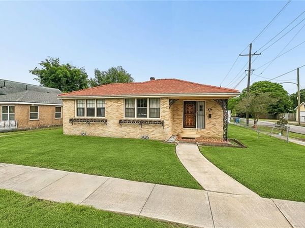 801 SAINT MAURICE Avenue , New Orleans, LA 70117