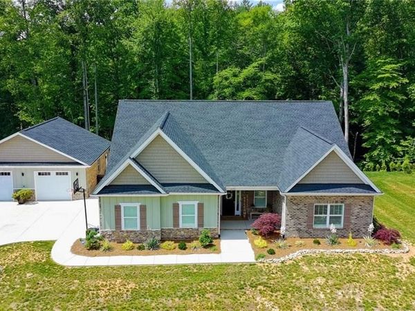 1070 Nauvoo Ridge Drive , Tobaccoville, NC 27050
