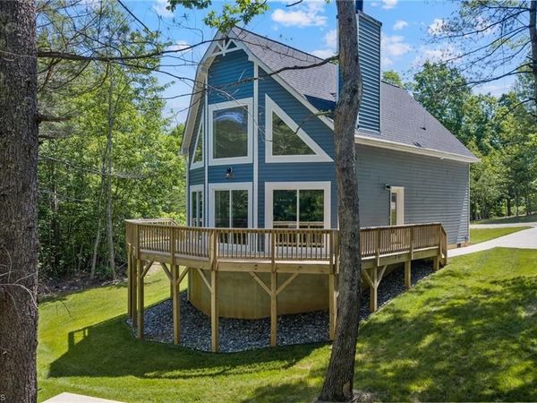 686 SweetWater Road , Boomer, NC 28606