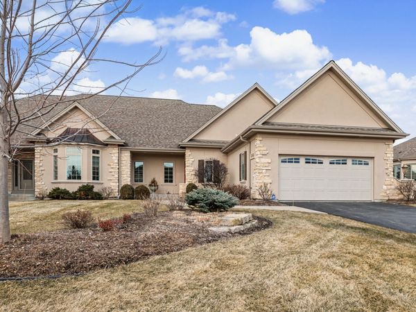 N35W23668 Auburn Ct, Pewaukee, WI 53072