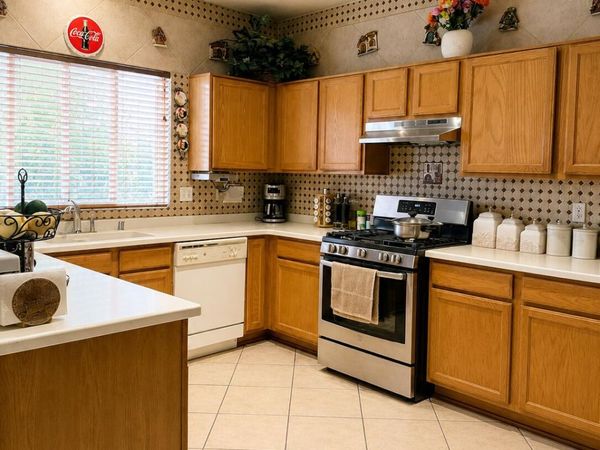 9904 Rio Corto Avenue SW, Albuquerque, NM 87121