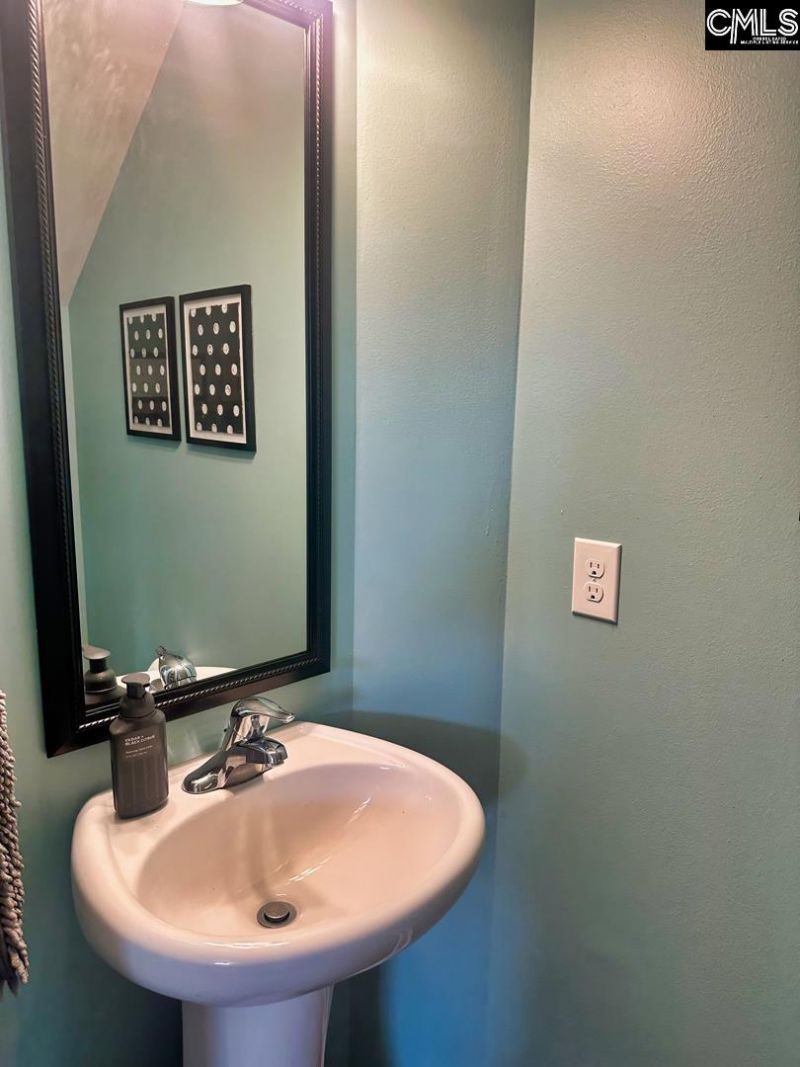 215 Cassique Drive  Photo 17