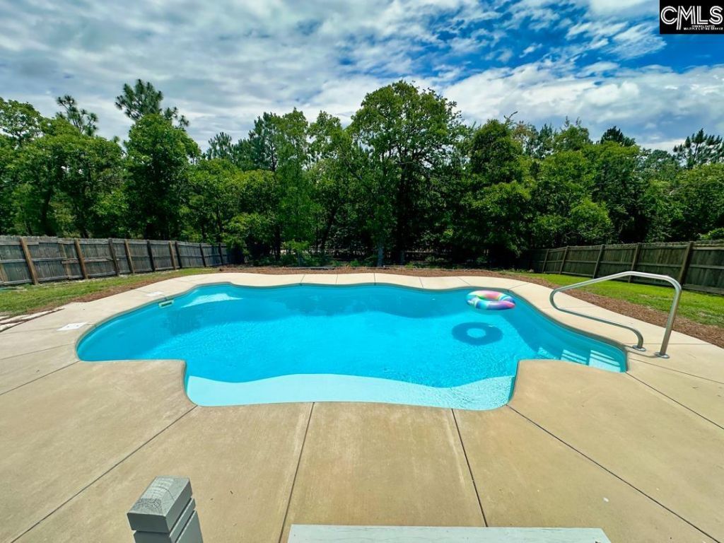 215 Cassique Drive  Photo 5