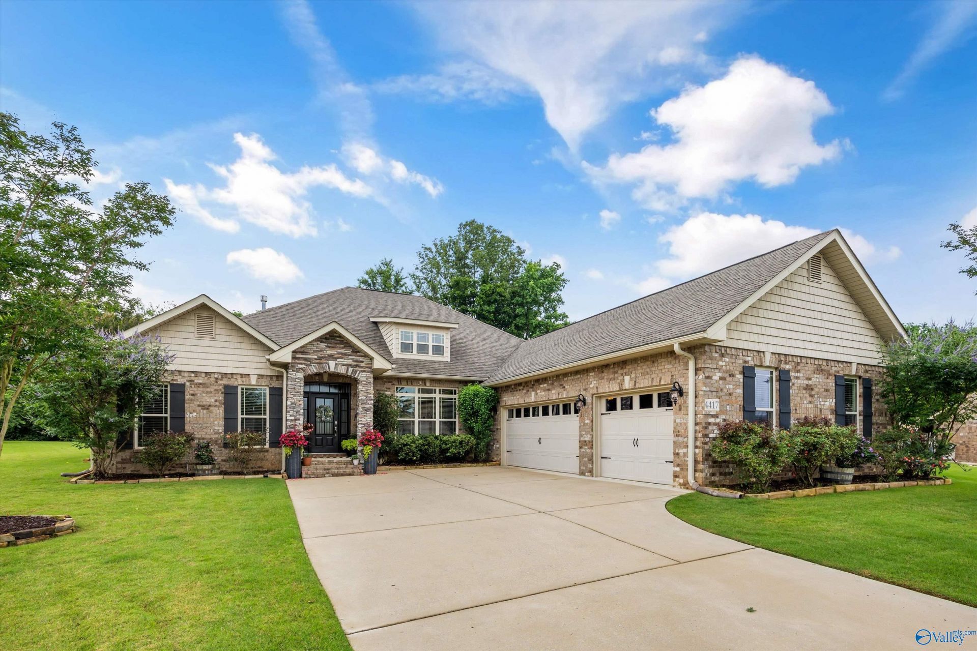 4417 Duskin Court Se, Owens Cross Roads, AL 35763 Main Photo