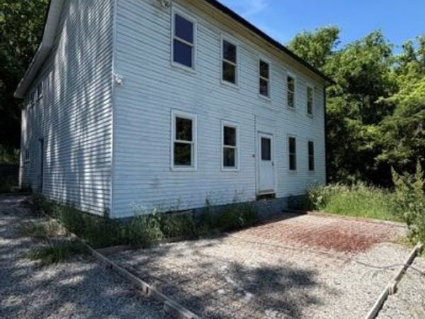 55 Pumpkin Center Rd, Finleyville, PA 15332