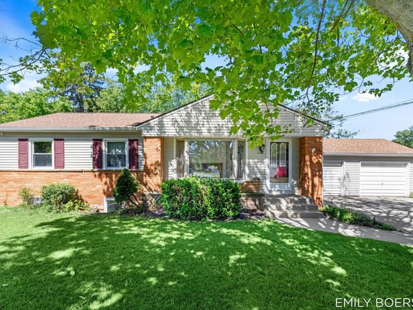 7543 Walnut Avenue, Jenison, MI 49428