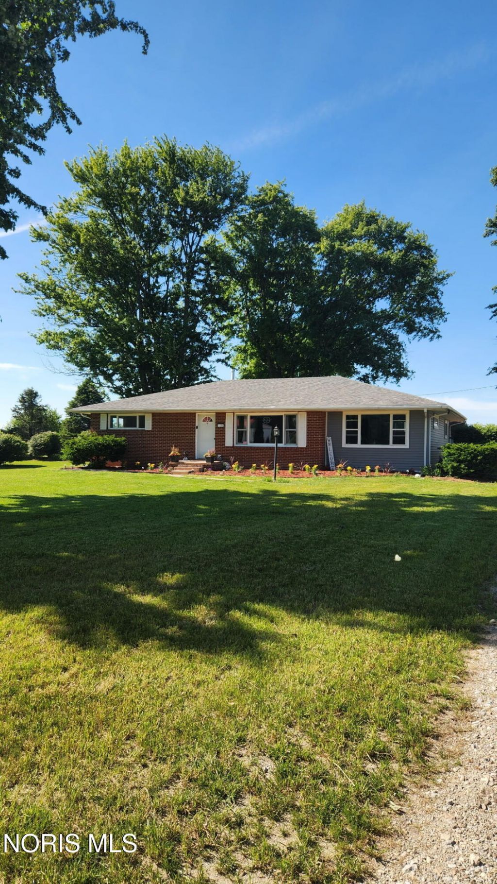 1300 E Bowling Green Road, Bradner, OH 43406 Main Photo