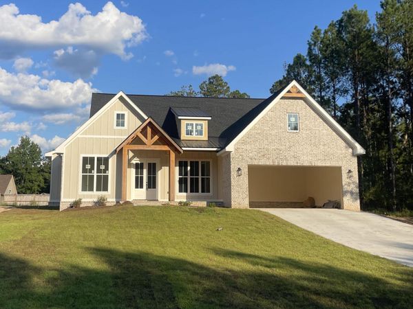 32 Redmont Dr., Sumrall, MS 39492