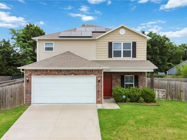 4600 W Hoover Loop , Fayetteville, AR 72704