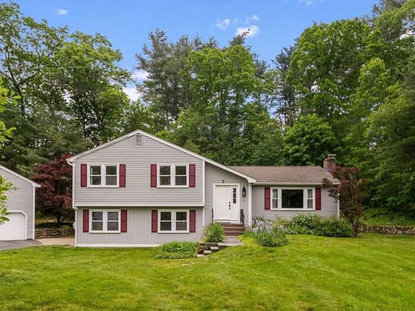 7 Banbury Dr., Westford, MA 01886