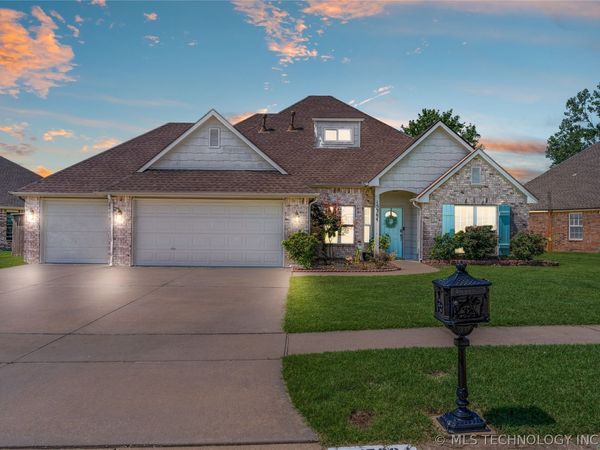 15364 E 91st Street North N, Owasso, OK 74055