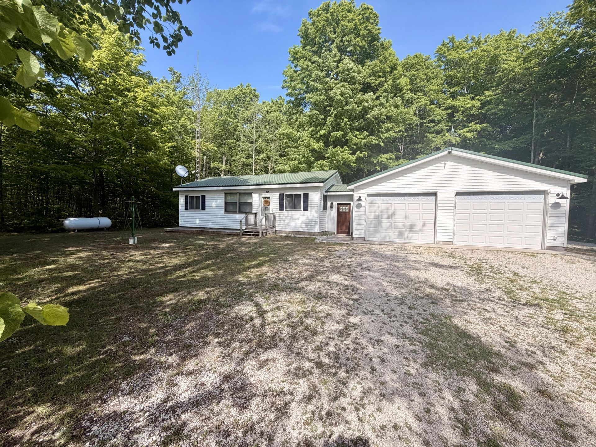 3676 Lang Rd, Gulliver, MI 49840 Main Photo