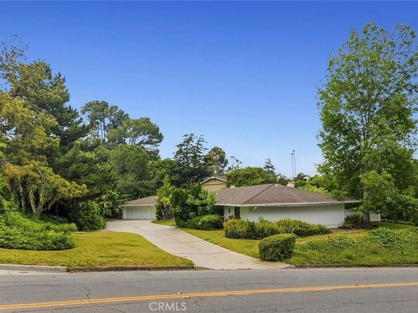 975 Valley Vista Drive, Camarillo, CA 93010