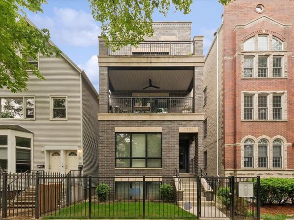 1731 W Roscoe Street , Unit 3, Chicago, IL 60657