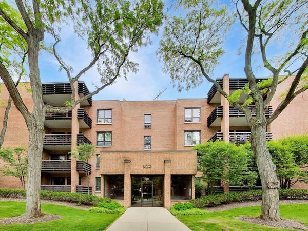 1066 Shermer Road , Unit 20, Northbrook, IL 60062