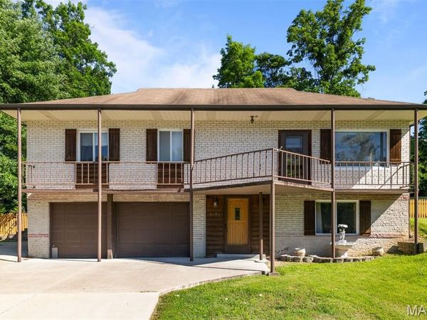 1876 Westbourne Way , Fenton, MO 63026