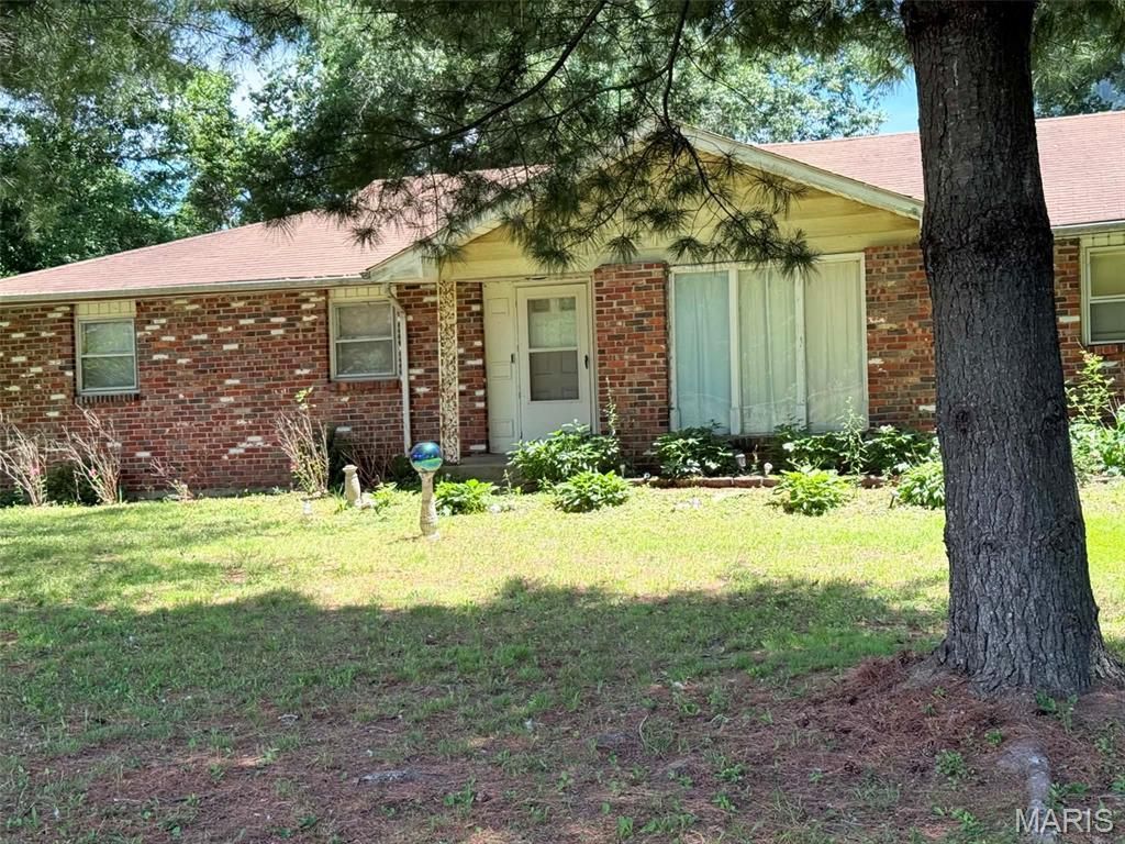 1874 Lake Henry Avenue , Mulberry Grove, IL 62262 Main Photo