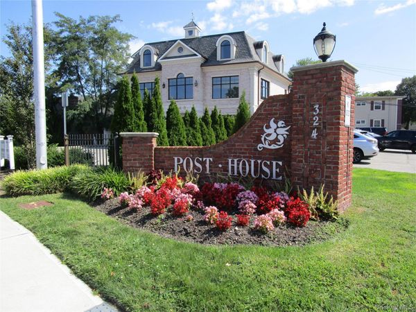 324 Post Avenue , Unit 1G, Westbury, NY 11590
