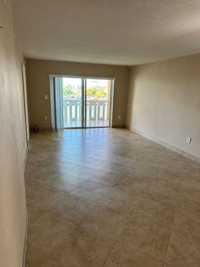 1889 S Ocean Drive, Unit 412, Hallandale Beach, FL 33009 Photo