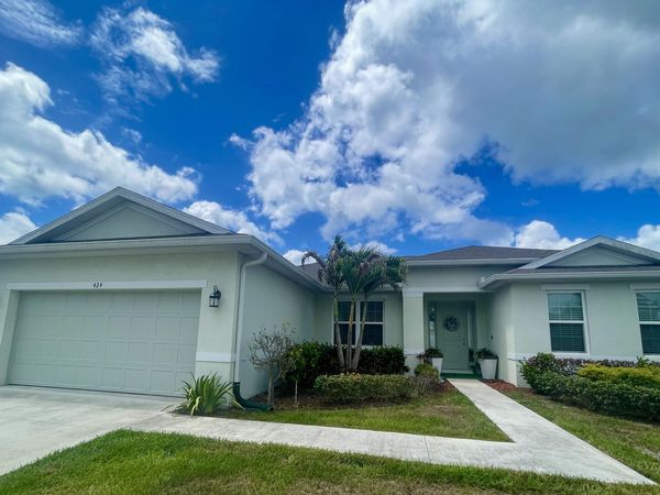 424 SW Ridgecrest Drive, Port St. Lucie, FL 34953